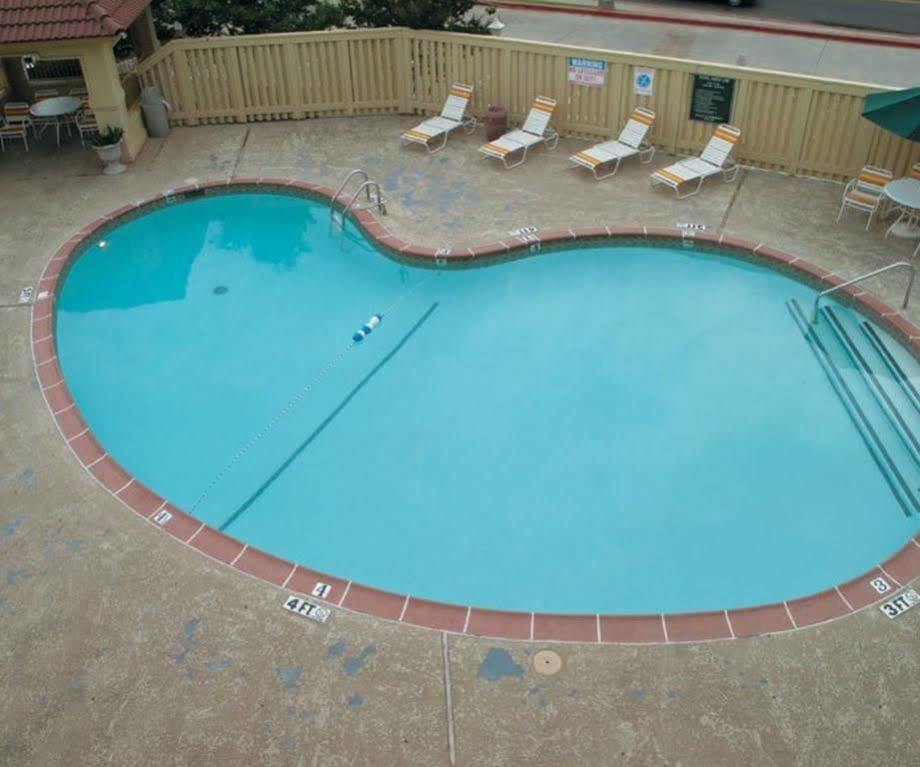 Econo Lodge Del City Exterior foto