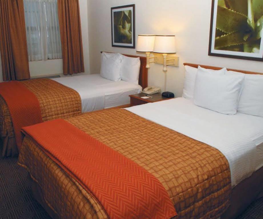 Econo Lodge Del City Exterior foto
